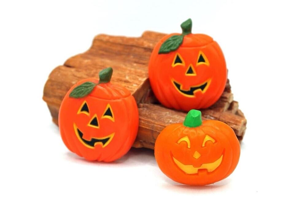 Lot of 3 1980’s Pumpkin Jack o’Lantern Pins/Brooches